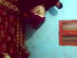 اخ يزنق اخته المحجبه فى اوضه على السطوح1