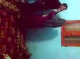 اخ يزنق اخته المحجبه فى اوضه على السطوح1