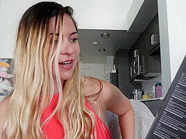 Ash Unboxes Pornhub Toys - GSpot Vibe!