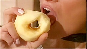 Brunette masturbation FR