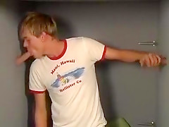 Frat boy sucks multiple cocks