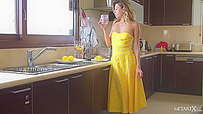 Iced Lemonade 2 - Rebecca Volpetti - MetartX