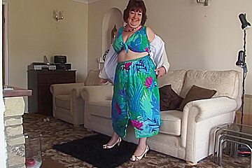 On The Couch - Mature Solo Nl - Naughty Gilf Is Rubbing And Toying Her