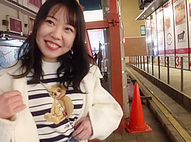 明るく嬉しそうにパフェを食べるお目目クリックリの元気な巨乳天然娘は、ホテルに入ると男の目をジーっと見つめてセックスする恥ずかしがり屋のウブ娘でした 【初撮り】ネットでAV応募→AV体験撮影 2187